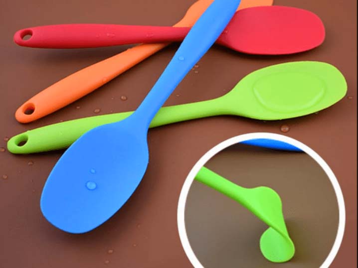 The 8 Best Silicone Spoons For Babies Reviewed